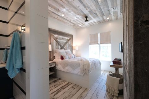A Boheme Design - Blue Mountain Beach Funky Retro Carriage House