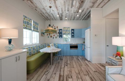 A Boheme Design - Blue Mountain Beach Funky Retro Carriage House